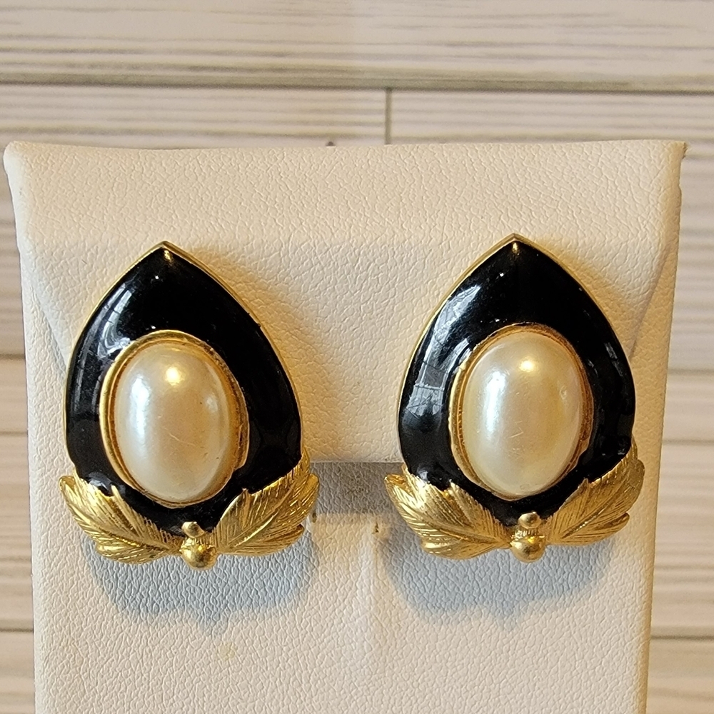Vintage Black Enamel Faux Pearl Gold Tone Leaf Statement Clip On Earrings